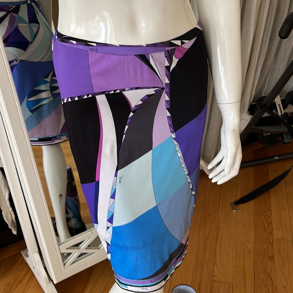 Authentic Emilio Pucci awesome fully lined Fun easy to match up everything skirt - Picture 5 of 12